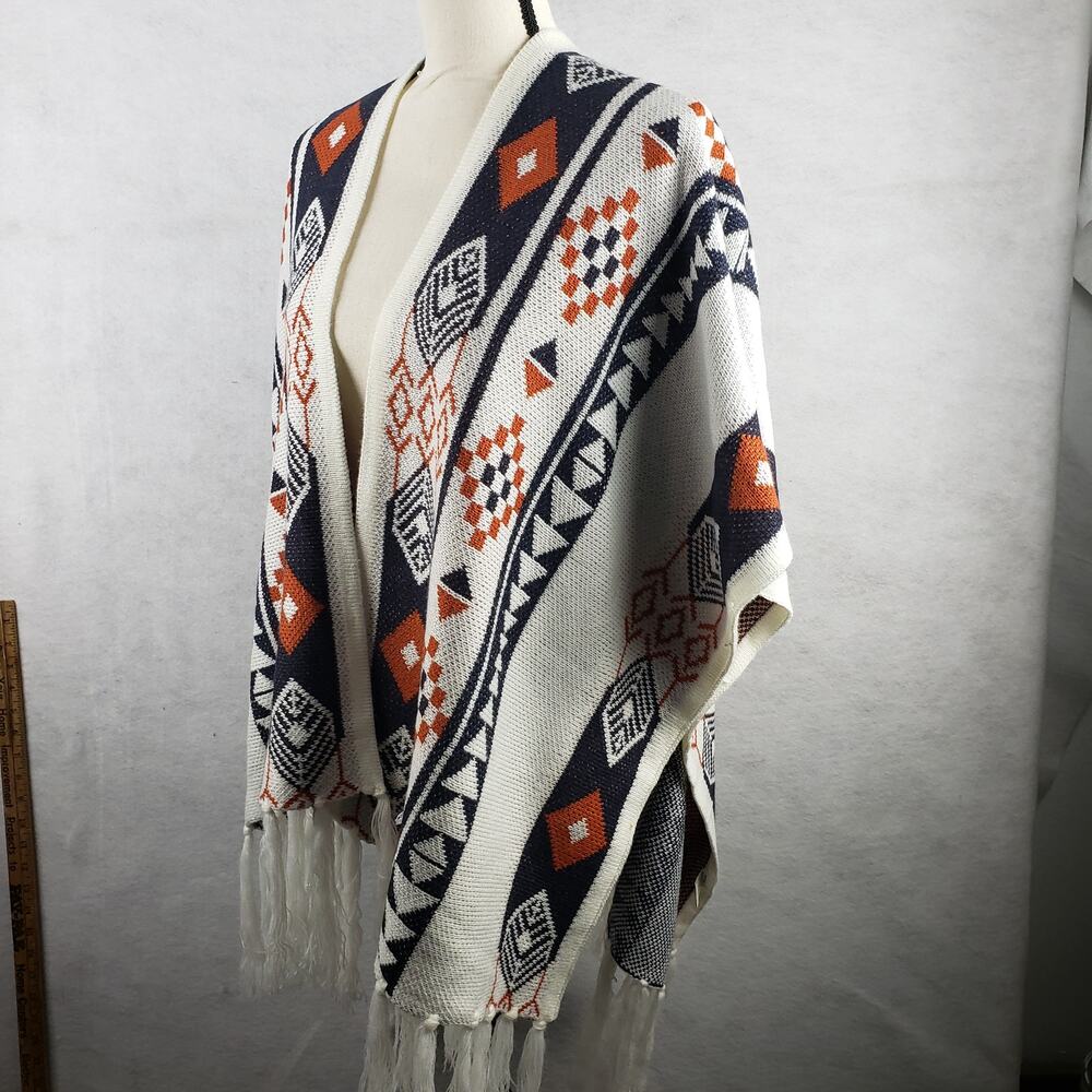 Cowgirl Legend Women's S/M Southwestern Fringe Poncho‎ Blanket Sweater Bohemian